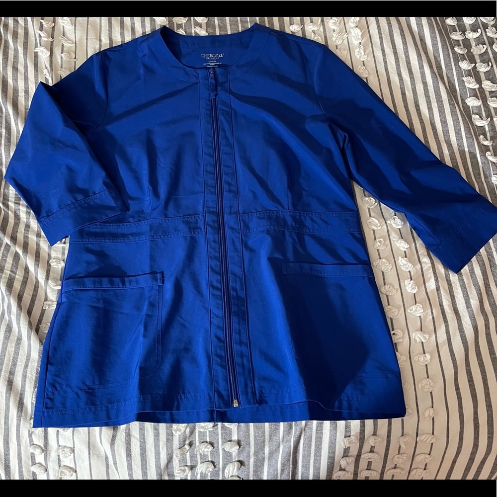 Women’s scrub jacket